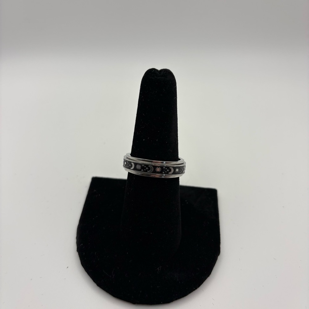 Spinner Rings - Picture 4 of 12